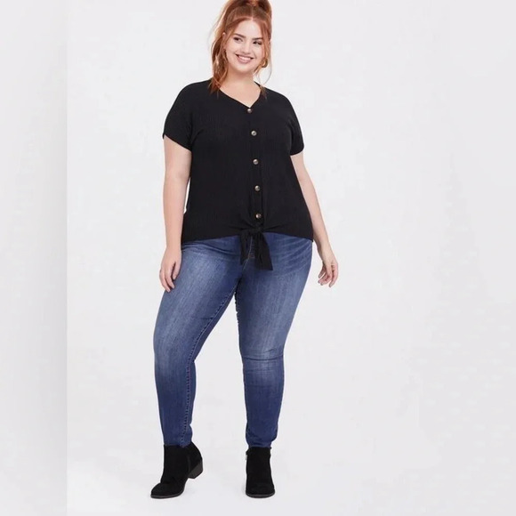 Torrid | Black Waffle Button-Front Tie-Front Top Blouse Plus Size 2X - Picture 6 of 6